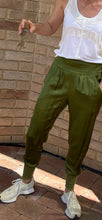 Load image into Gallery viewer, Jules the Label Pants, Green, Size XS