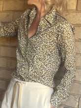 Load image into Gallery viewer, Sandwich Button Up Shirt, Size 34