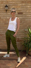 Load image into Gallery viewer, Jules the Label Pants, Green, Size XS