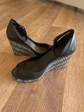 Load image into Gallery viewer, Zaxy Peep Toe Platform Shoes, Black, Size 7 (US)