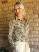 Load image into Gallery viewer, Sandwich Button Up Shirt, Size 34