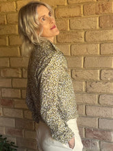 Load image into Gallery viewer, Sandwich Button Up Shirt, Size 34