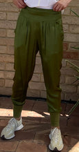Load image into Gallery viewer, Jules the Label Pants, Green, Size XS