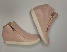 Load image into Gallery viewer, DJANGO &amp; JULIETTE Gisele Pale Pink Leather Ankle Boots, Size 42
