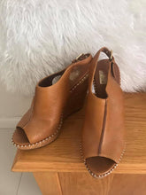 Load image into Gallery viewer, Dolce Vita Wedges in Saddle Size 7.5