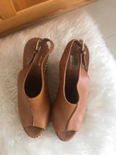 Load image into Gallery viewer, Dolce Vita Wedges in Saddle Size 7.5
