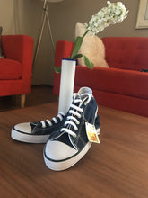 Load image into Gallery viewer, Converse All Stars in Navy Blue Size 8