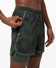 Load image into Gallery viewer, Lululemon Men&#39;s Surge Short 6&quot; Lined, Camo Green, XL