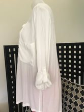 Load image into Gallery viewer, Made In Italy Tunic Top, White, One Size*