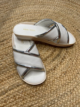 Load image into Gallery viewer, Nine West Indre Crossover Slides Size 5M/36