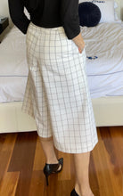 Load image into Gallery viewer, Tibi New York Culottes, White with Grey Check, BNWT, Size 4